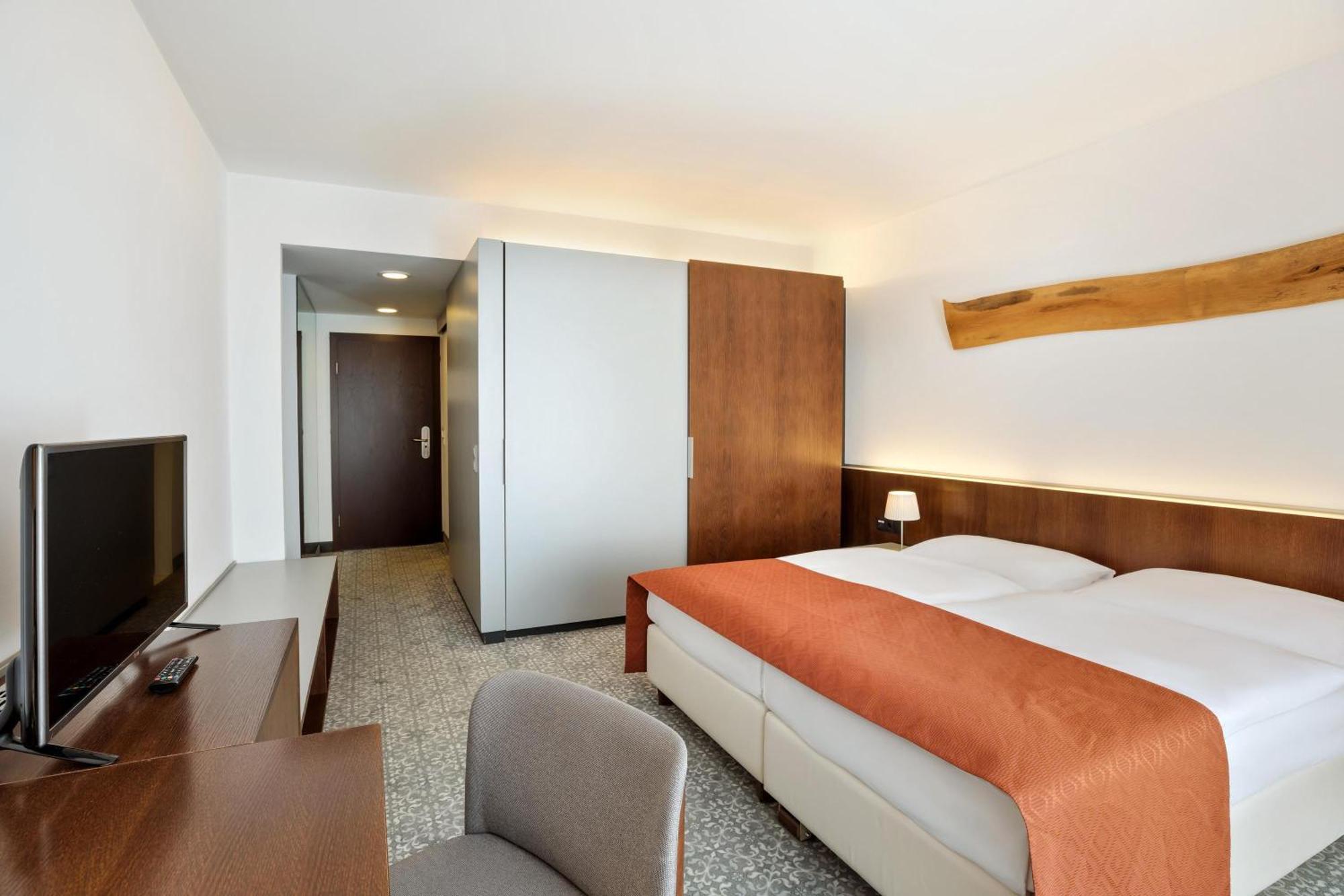 Austria Trend Hotel Europa Wien Екстериор снимка